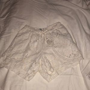 Kids Abercrombie white lace shorts